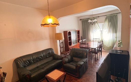 T2 na Reboleira junto ao metro e estação CP