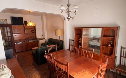 T2 na Reboleira junto ao metro e estação CP